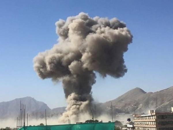 Количество погибших при взрывах в Кабуле, включая военных США, превысило 100 человек