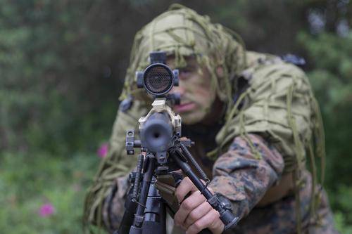 Украинская армия опубликовала видео уничтожения «российского снайпера» в Донбассе