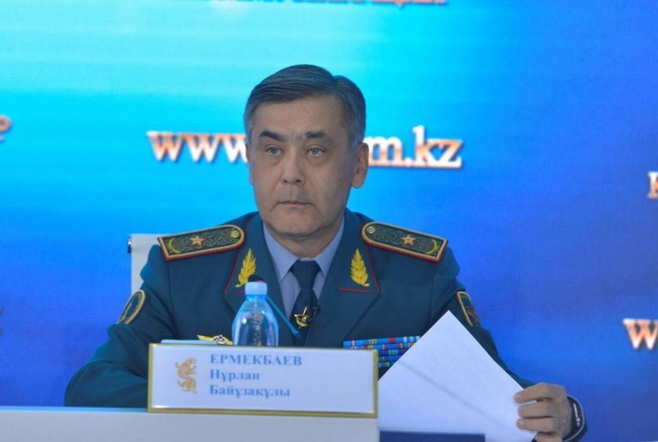 Министр обороны Казахстана заявил о готовности уйти в отставку после взрывов на складе