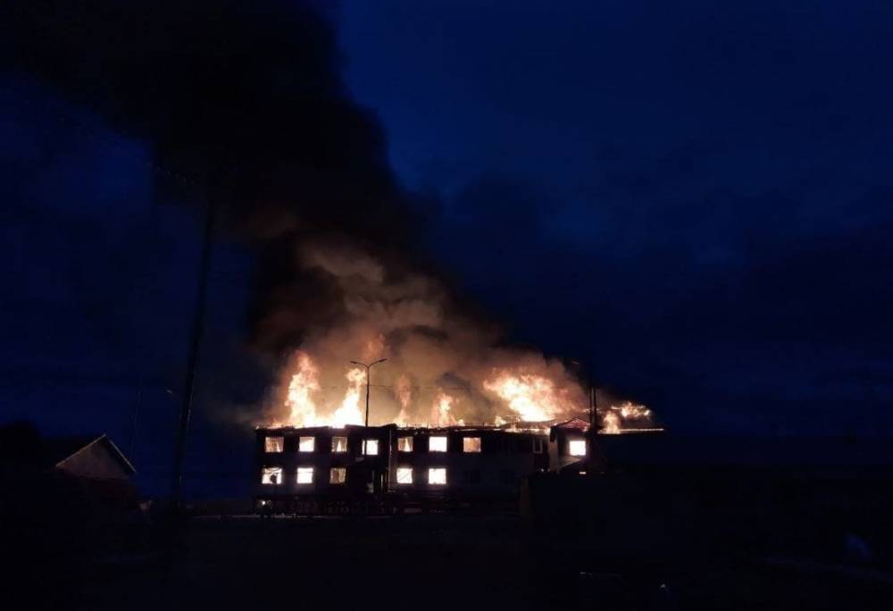 В Екатеринбурге ввели режим ЧС «локального уровня» из-за пожара, где погибли два человека