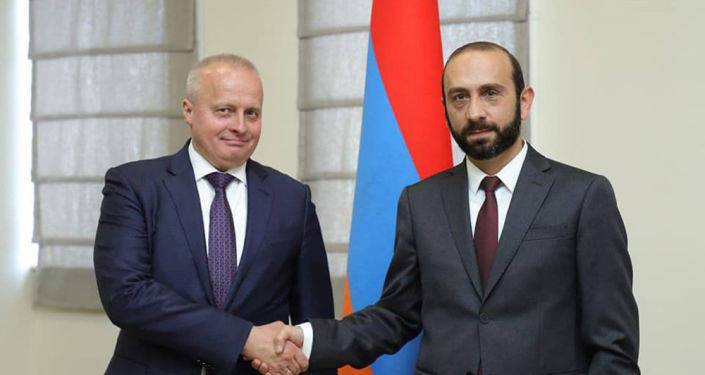 Мирзоян обсудил с послом России ситуацию на дороге Горис-Капан