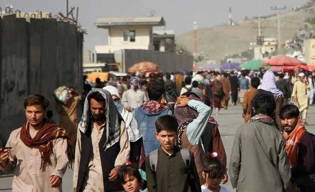 В Кабуле началась акция протеста против закрытия банков: на улицы вышли сотни людей