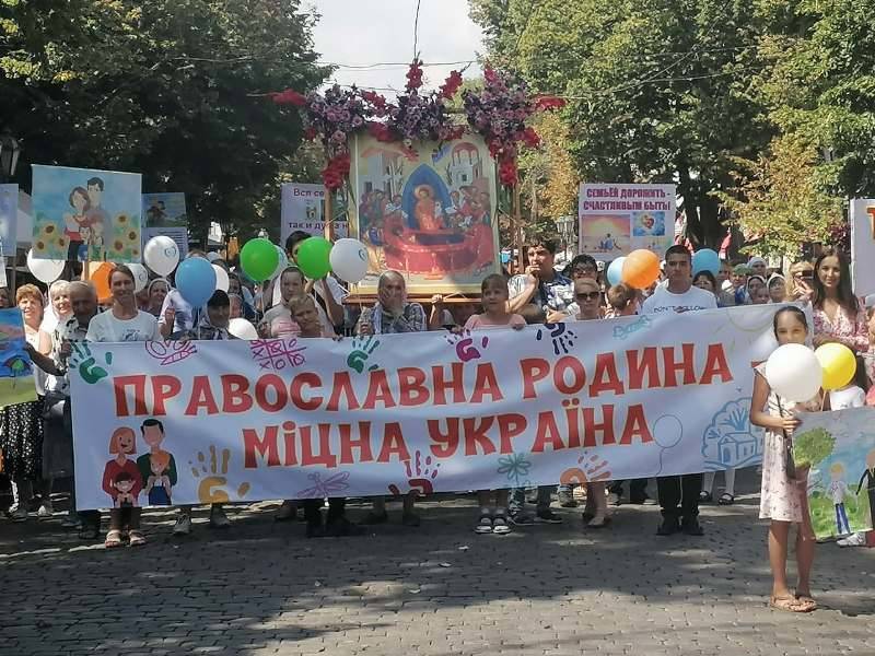 В Одессе верующие дали «ответку» ЛГБТ-прайду – устроили свой марш (фото)