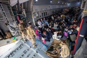 Украина вывезла из Афганистана около 400 человек