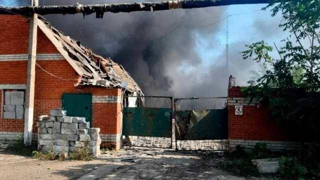 Украинский блогер рассказал о последствиях обстрела Авдеевки и показал фото разрушений