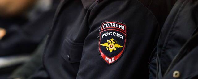 В Новосибирске задержали двух мужчин, пытавшихся украсть забор в центре города