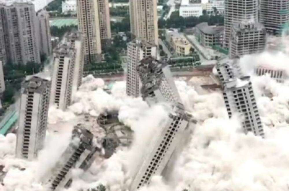 В Китае подорвали 15 небоскребов: впечатляющее видео