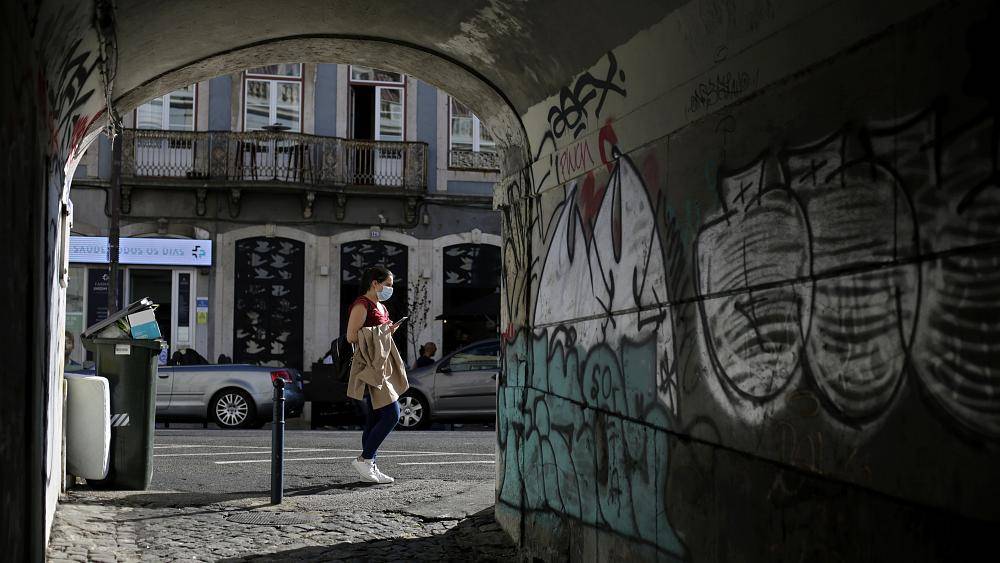 Жители Лиссабона стали жертвами раннего закрытия баров
