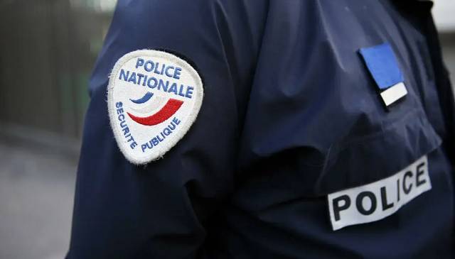 Во Франции мужчина после смерти жены обнаружил дома останки детей в пакетах