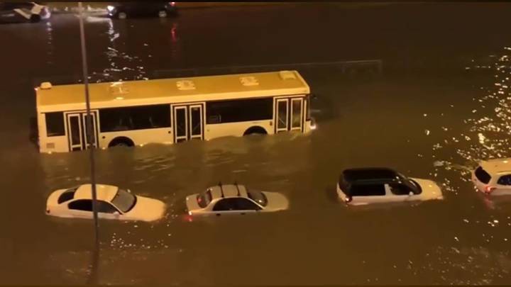 Петербург затопило после вечернего ливня