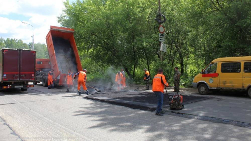 В Рязани за неделю заделали ямы на 12 участках дорог