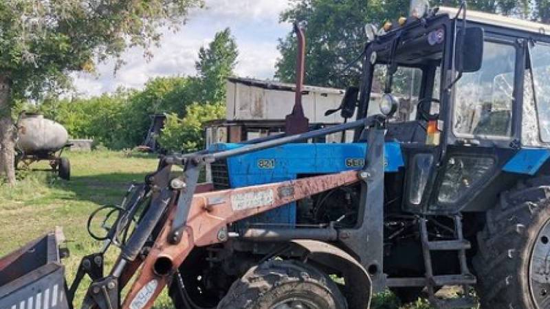 В Башкирии погиб водитель, который перевернулся на тракторе