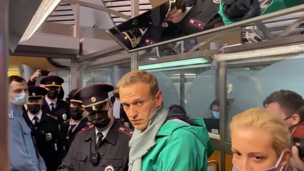 Почему Навальный специально сел в тюрьму