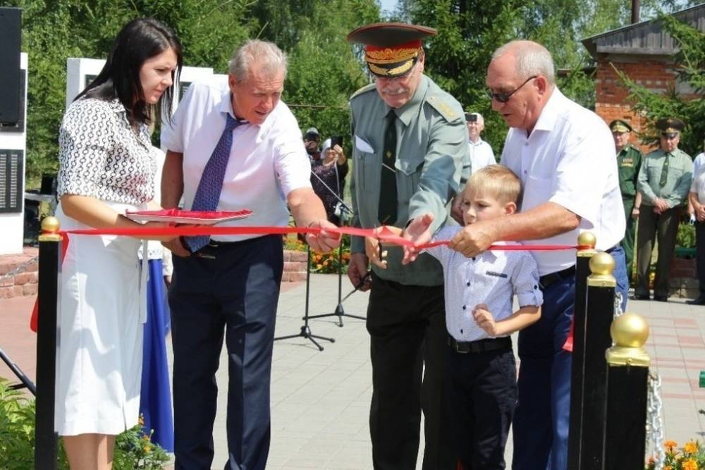 Премьер-министр Мишустин передал моршанцам памятник-пушку