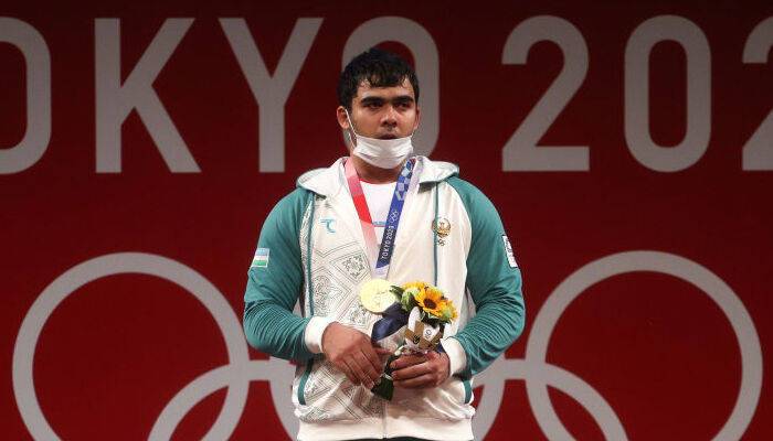 Джураев выиграл золото Олимпиады в тяжелой атлетике в категории до 109 кг