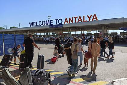 Россиянам назвали оптимальную стоимость билетов в Турцию в августе