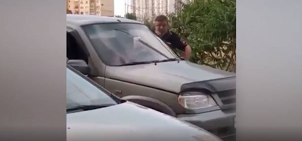 В Воронеже задержали водителя, который подрался с участковым
