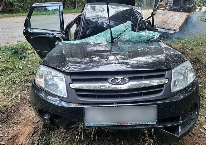 В Касимовском районе пьяный водитель Lada Granta вылетел в кювет и врезался в дерево