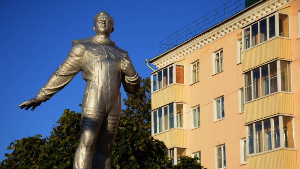 На Сахалине завели уголовное дело из-за сноса памятника Гагарину