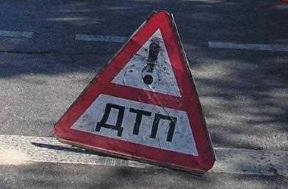 На трассе под Волгоградом три человека погибли в ДТП с цементовозом