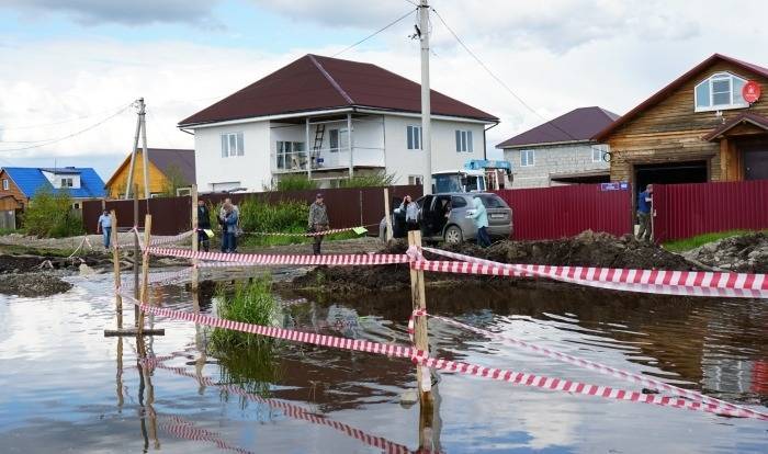 Более 200 домов и 5,5 тысяч приусадебных участков подтоплено в России