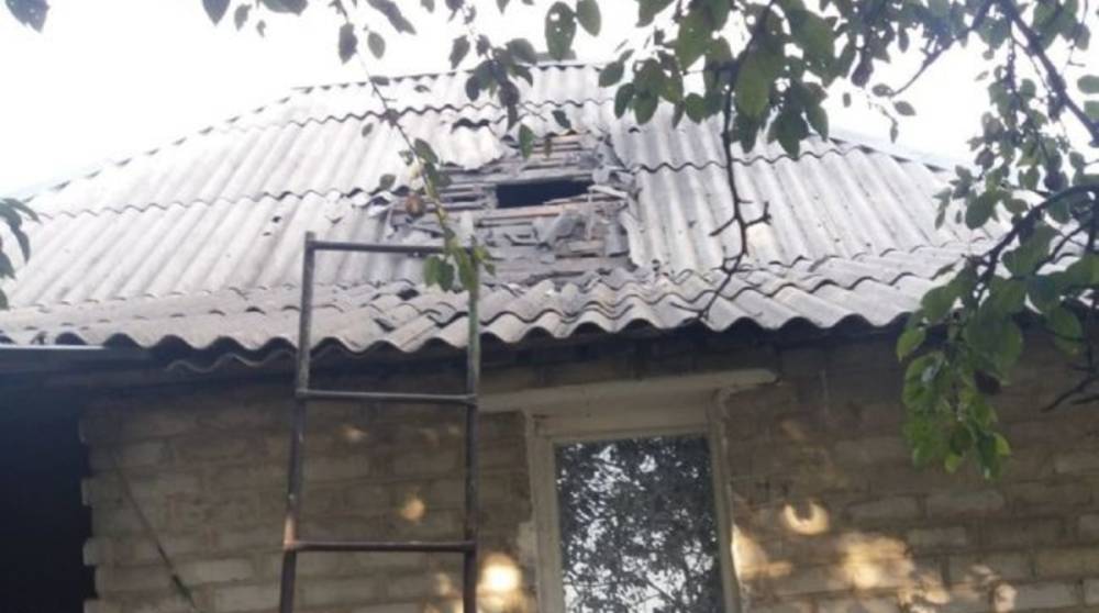 На Донбассе снаряд боевиков попал в частный дом