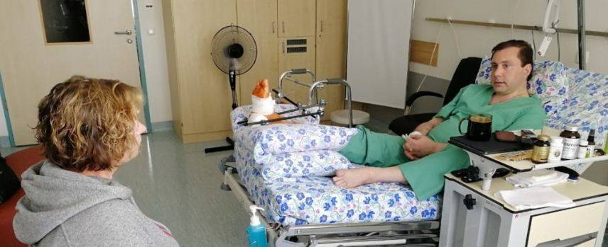 Главу Смоленский области Островского готовят к третьей операции после перелома голени