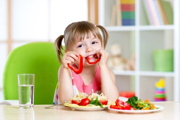 Главный педиатр Москвы рассказал, какие диеты могут быть опасны для детей