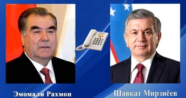Эмомали Рахмон поздравил Шавката Мирзиёева с 30-летием независимости Узбекистана