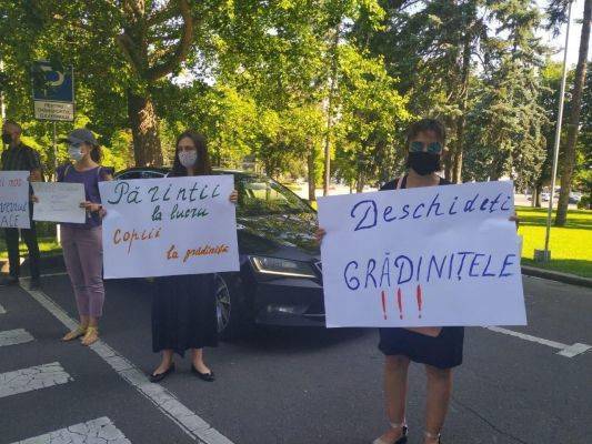 В Молдавии День знаний начнется с протеста родителей школьников