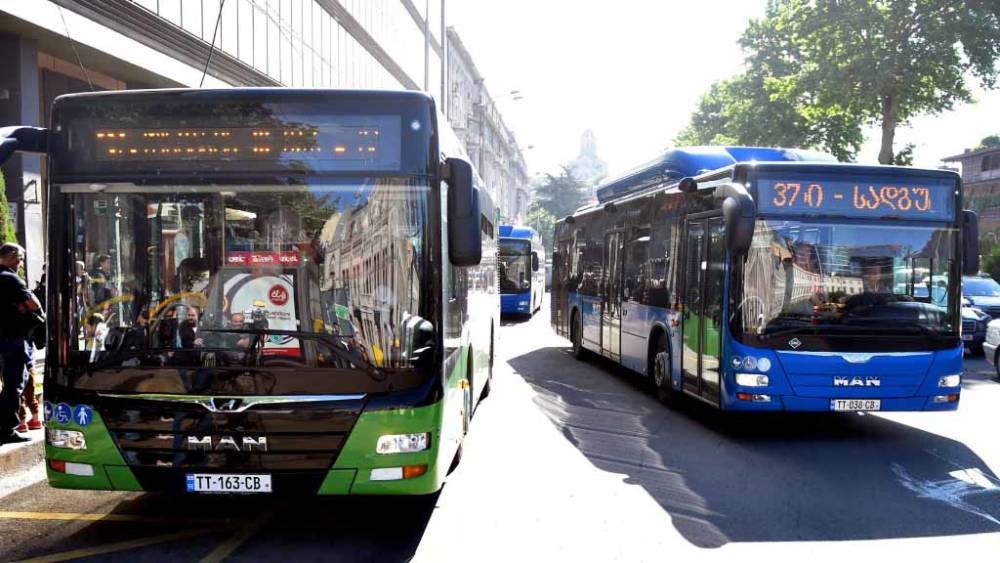 В Грузии ввели запрет на работу общественного транспорта