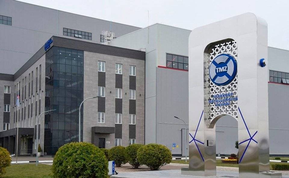 Ташкентский металлургический завод поздравляет узбекистанцев с 30-летием независимости