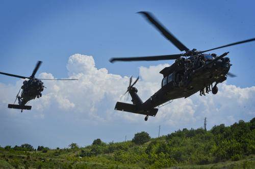 РИА Новости: появились кадры с «подвешенным» к вертолету талибов человеком