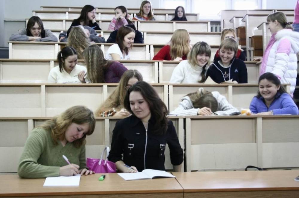 Российские вузы составят списки иностранных студентов из закрытых стран