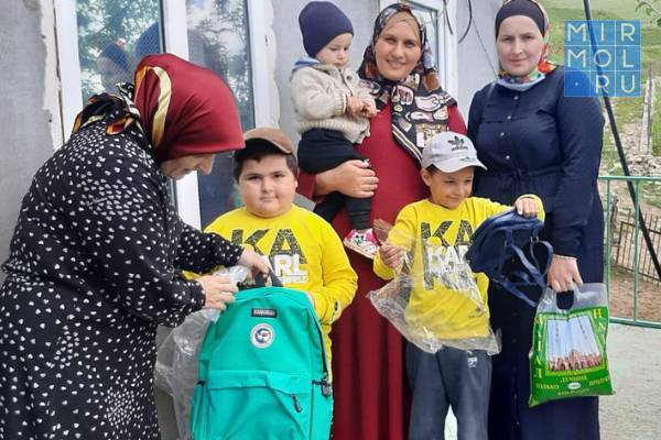 В Дагестане более 1000 детей получили школьные принадлежности в рамках акции «Собери ребенка в школу»