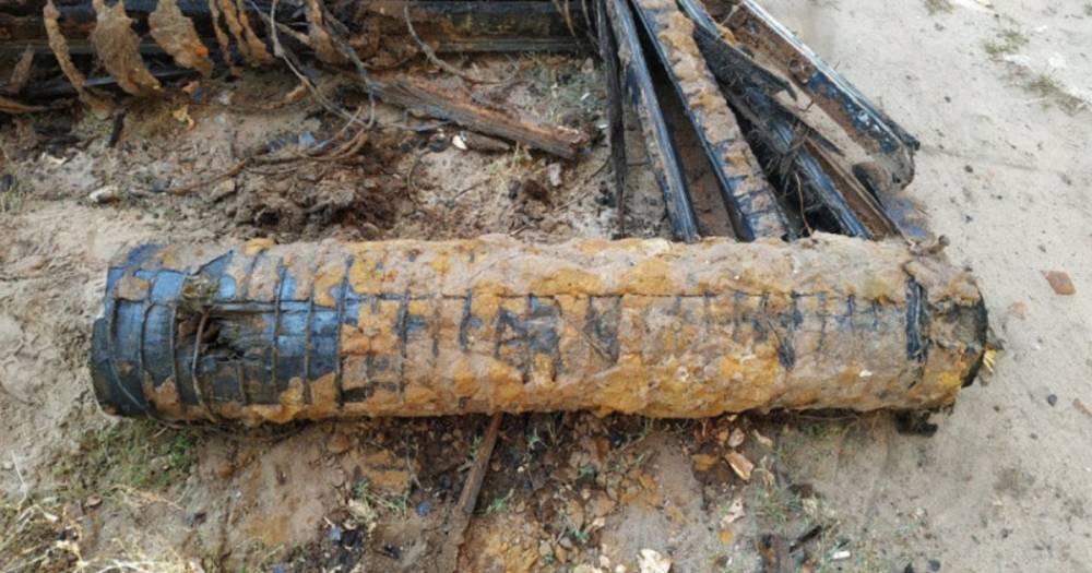 В российской Сызрани коммунальщики нашли деревянную канализацию царских времен (фото)