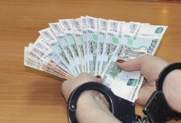 Бывший полицейский из Петербурга стал фигурантом дела о мошенничестве