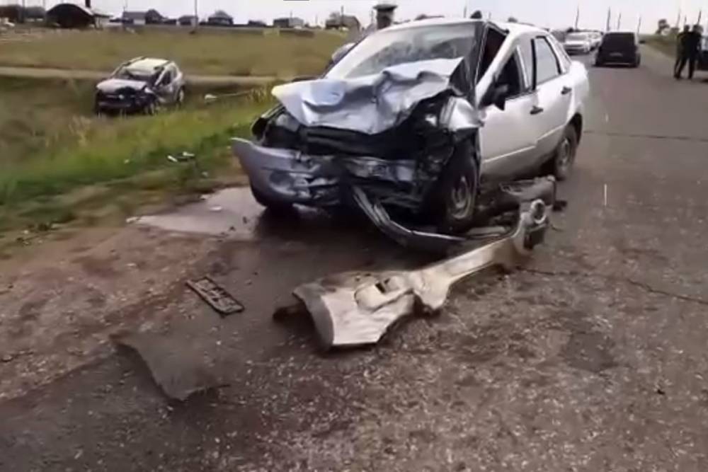 В столкновении двух встречных автомобилей погиб 55-летний водитель