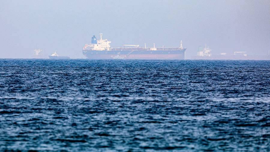Захватчики танкера в Османском заливе покинули судно