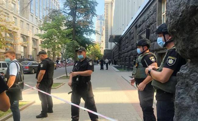 Угрожавший взорвать гранату в здании Кабмина задержан