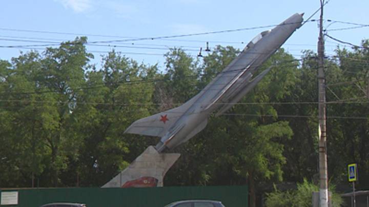 Самолет-памятник МиГ-21 в Волгограде отреставрируют