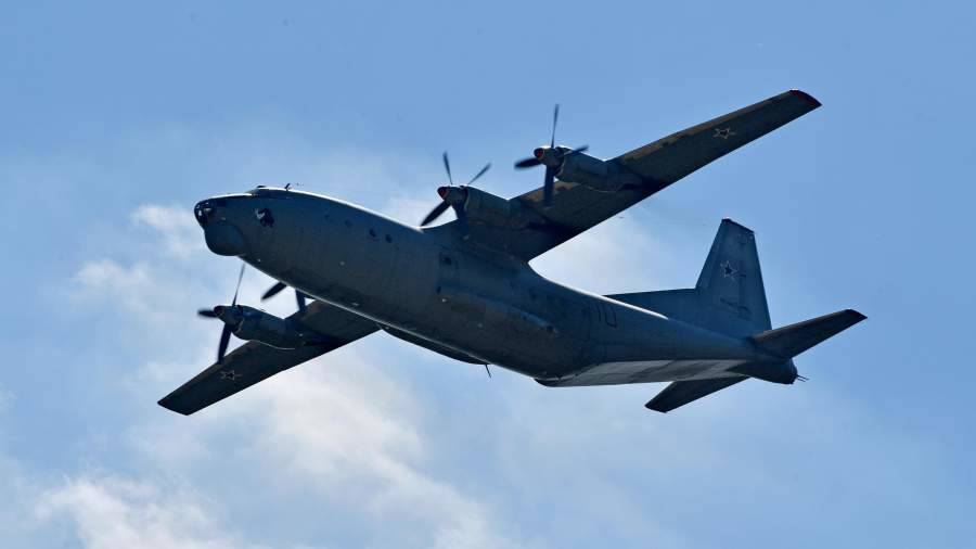 Военно-транспортный самолет Ан-12 аварийно сел в Перми