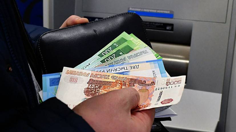 В коллекторском бюро назвали число имеющих обязательства перед банками россиян