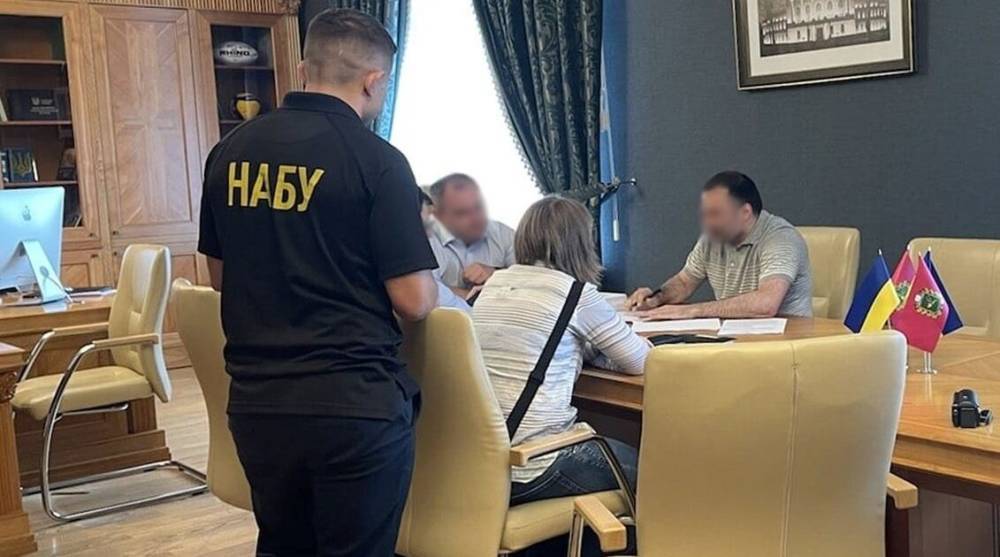 Главу Харьковского облсовета от “Слуги народа” подозревают в получении взятки более миллиона гривен