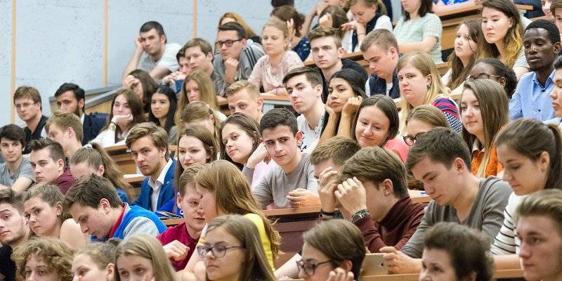 Большинству иностранных студентов нравится учиться в России