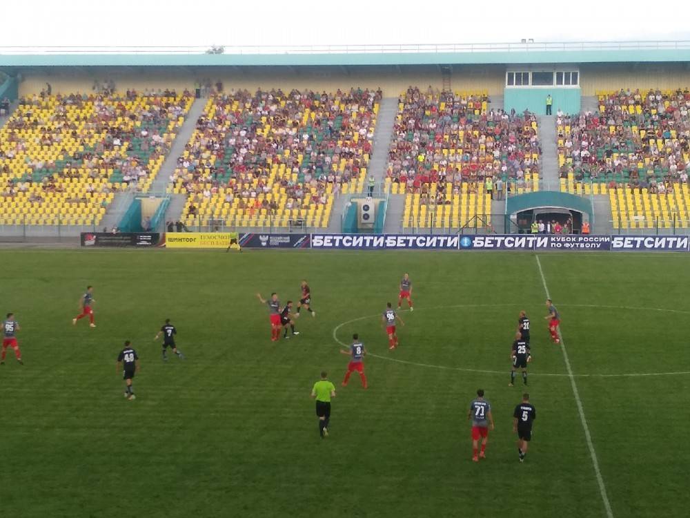 "Металлург" выиграл первый по-настоящему домашний матч сезона и вышел в элитный раунд Кубка России