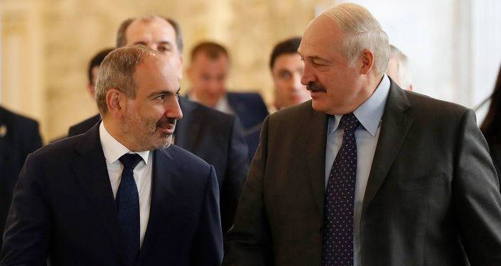 "Армянский народ проголосовал за мир и стабильность": Лукашенко поздравил Пашиняна
