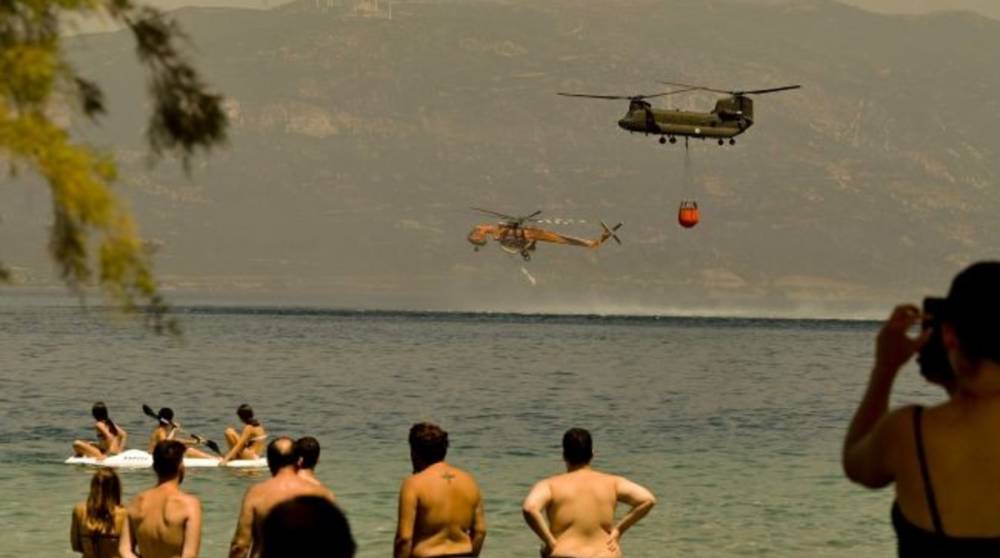 В Греции из-за пожаров эвакуировали жителей острова Эвбея