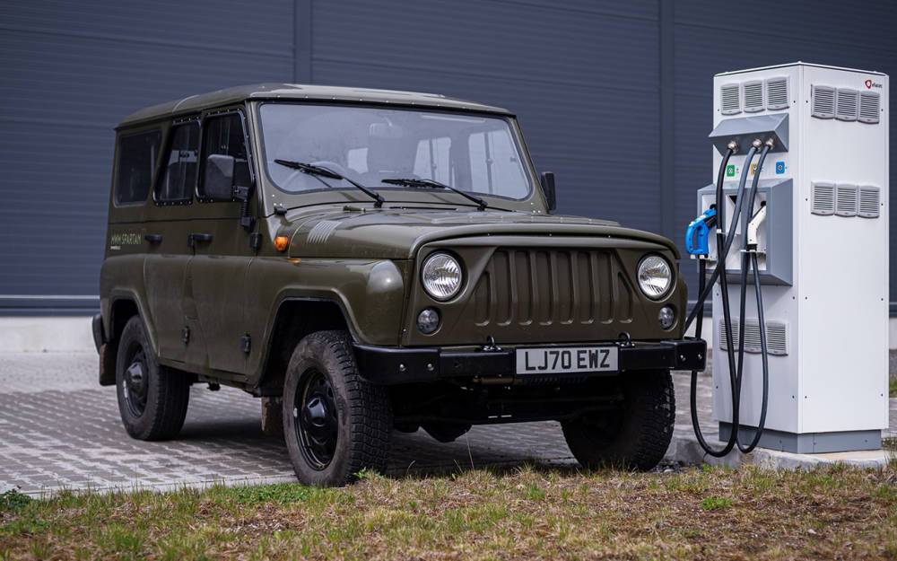 В Европе стартовали продажи электрического UAZ Hunter