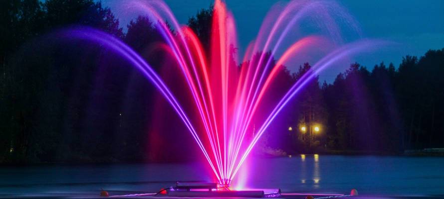 В поселке на севере Карелии открыли плавающий фонтан за полтора миллиона рублей